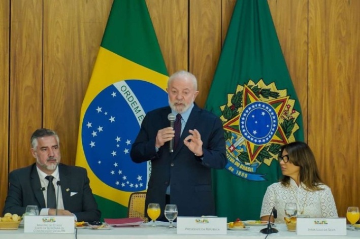 “Não quero as Forças Armadas na favela brigando com bandido”, diz Lula