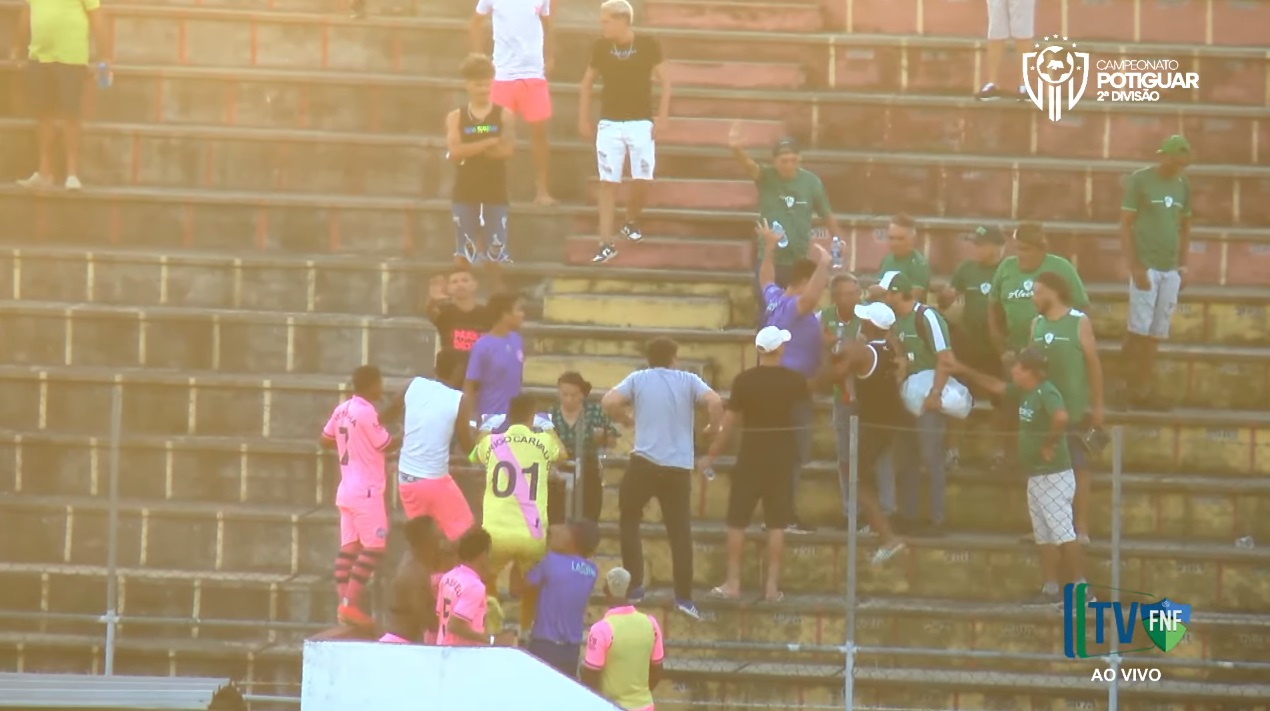 [VÍDEO] Alecrim nega versão do Laguna sobre confusão nas arquibancadas: "Inverdades"