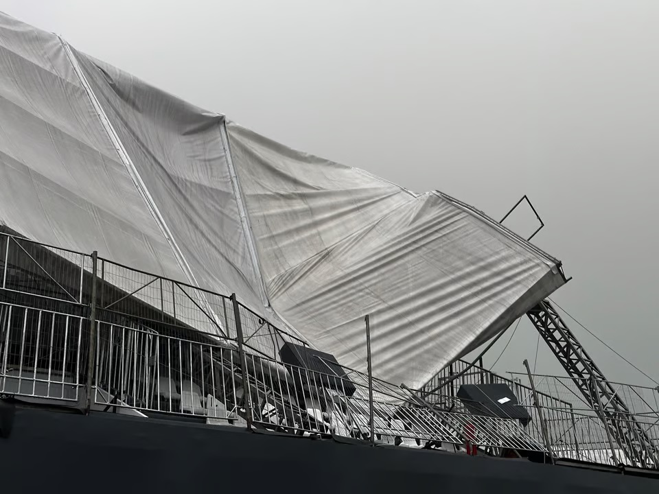 VÍDEO: Temporal derruba cobertura de arquibancada em Interlagos; assista