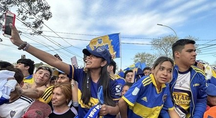 VÍDEO: Torcedores do Boca Juniors realizam 'banderazo' em Copacabana; assista