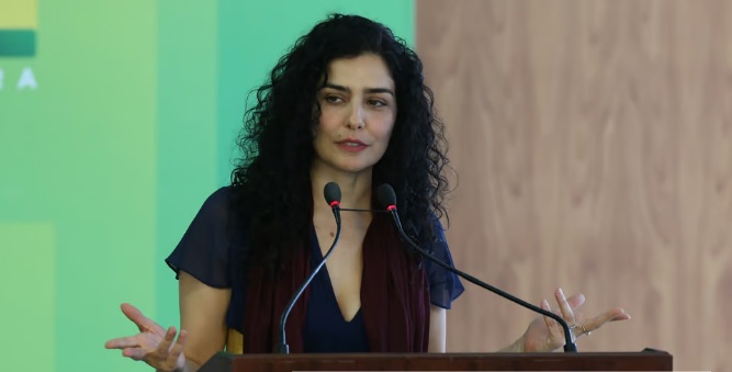 Atriz de sucesso na Globo mente sobre Hamas, e Conib notifica Facebook