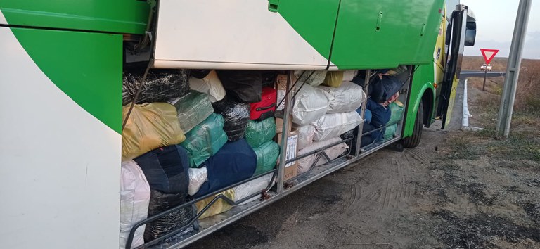 PRF e SEFAZ apreendem 13 mil peças de roupa sem nota fiscal no interior do RN