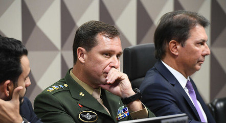 Moraes nega volta de Mauro Cid ao Exército e pedido para tirar tornozeleira