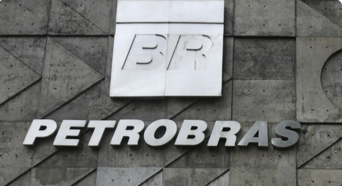 Lucro da Petrobras cai 40% no 3º tri na comparação com 2022