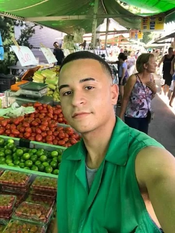 Feirante de 26 anos é morto a tiros após discussão por namorada