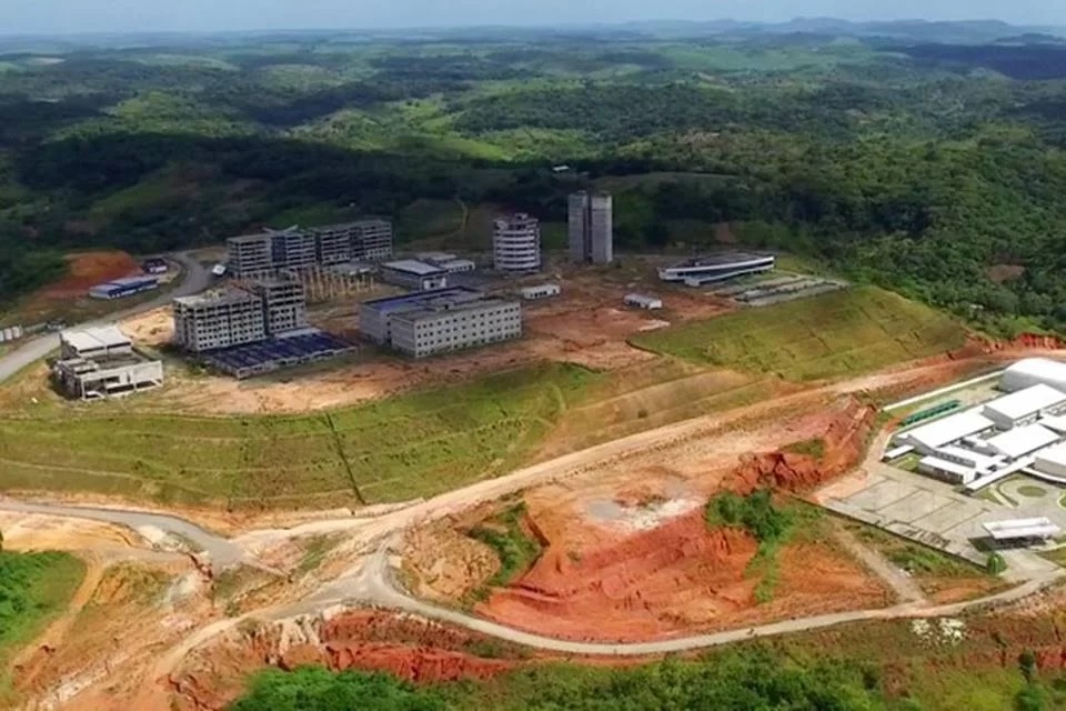 Governo federal tem 342 obras de instituições de ensino paralisadas