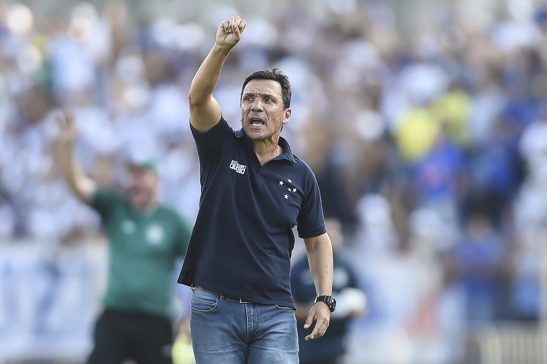 Cruzeiro anuncia saída de Zé Ricardo após três jogos sem vitória