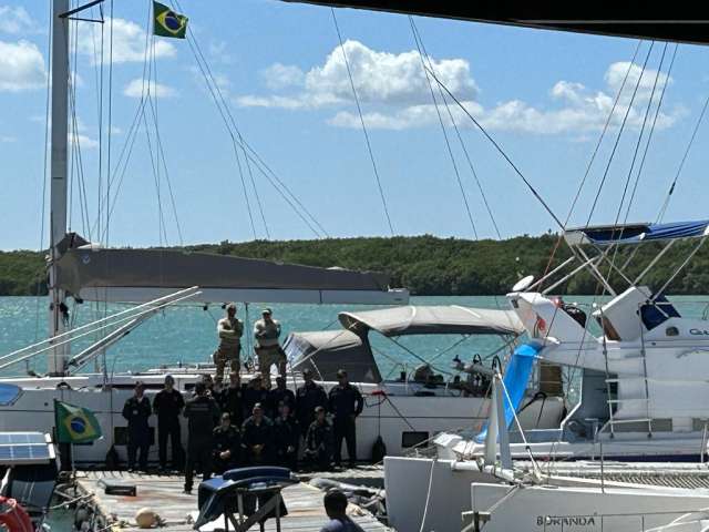 Polícia Federal realiza operação no Iate Clube de Natal