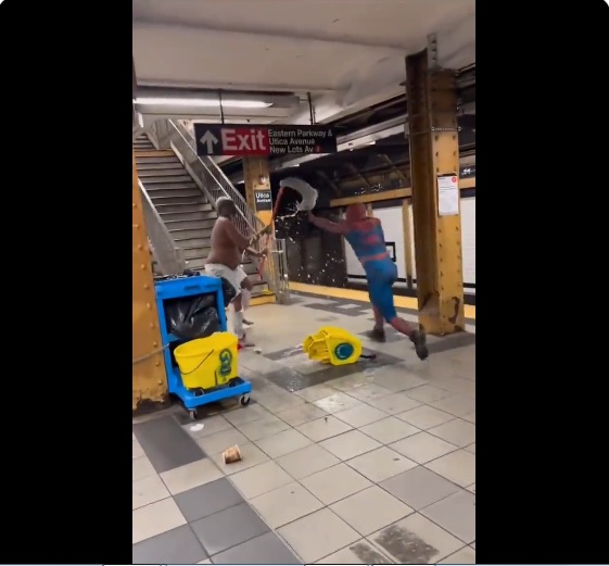 VÍDEO: Rapaz vestido de Homem-Aranha corre atrás de ladrão e imagens viralizam