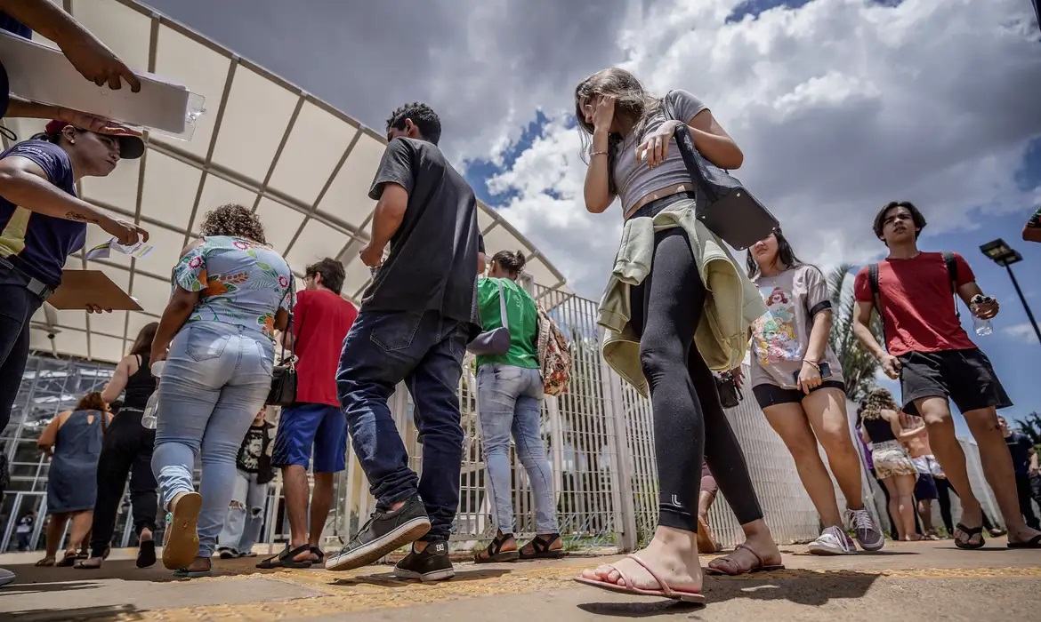 Gabarito e cadernos de questões do Enem serão divulgados nesta terça-feira (14)