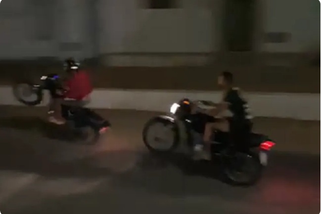 VÍDEO: Homens sofrem acidente após empinarem motos em alta velocidade no interior do RN