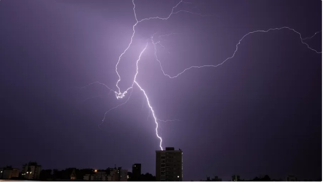 Ameaça no céu: Brasil é campeão de raios; quais os estados mais perigosos?