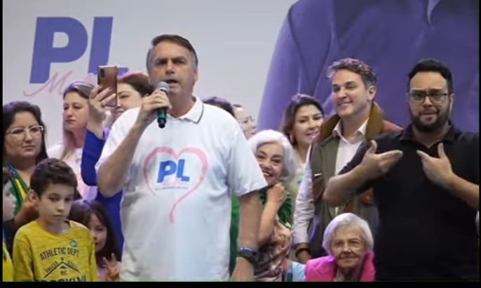 VÍDEO: 'Única baleia que não gosta de mim está no ministério', diz Bolsonaro após inquérito do MPF e PF