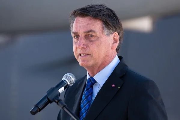 Bolsonaro parabeniza Milei e espera renovação da onda de direita