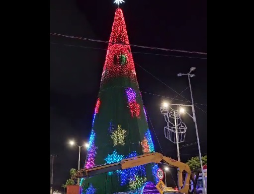 VÍDEO: Teste mostra como ficará árvore de Natal em Ponta Negra; ASSISTA
