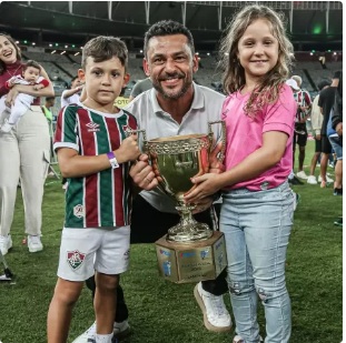 Dirigente do Fluminense, Fred tem carro roubado em assalto no Rio