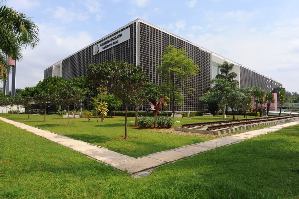Aumento do ICMS esbarra em Assembleias Legislativas