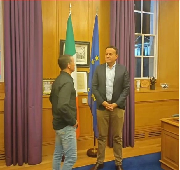 Brasileiro é herói nacional da Irlanda e recebe medalha de honra