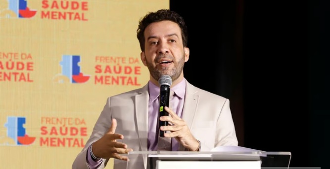 Janones tenta se explicar sobre rachadinha e diz que conversa foi “retirada de contexto”