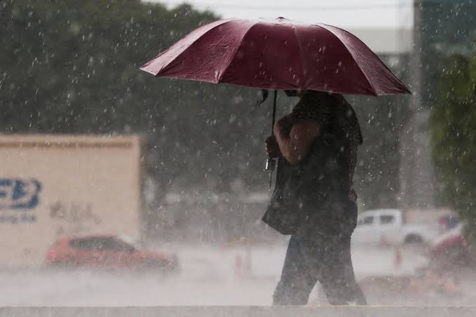 Temporal em Natal: Defesa Civil orienta a população a evitar sair às ruas