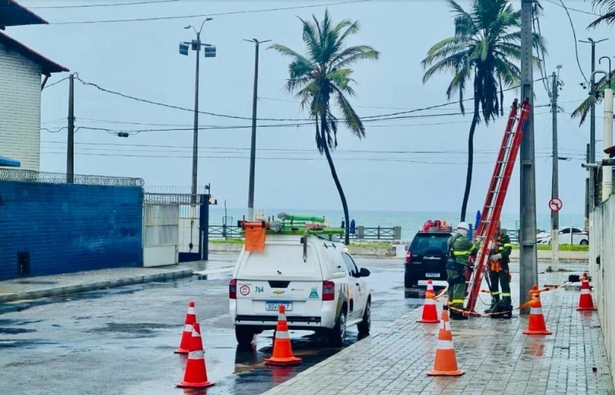 Em 48 horas, mais de 2,1 mil raios atingiram RN; Cosern triplica equipes em campo