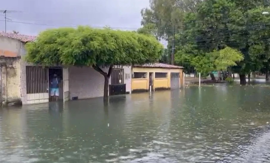 Prefeitura de Natal decreta estado de emergência por 90 dias após chuvas