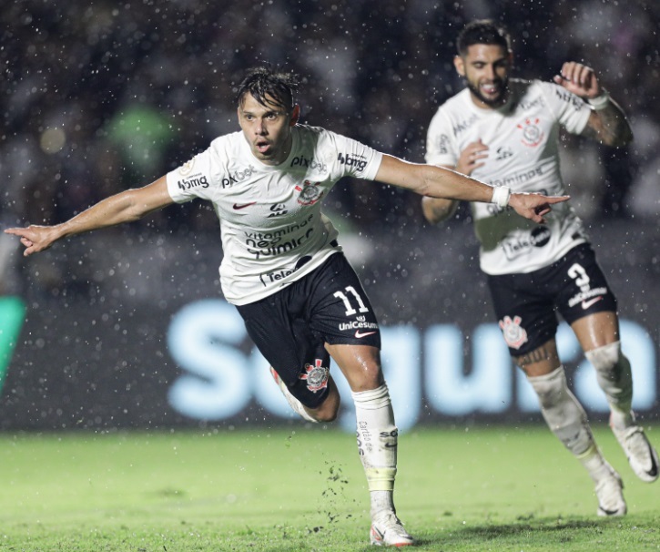 VÍDEO: Corinthians vira, se distancia da confusão e Vasco vê sombra do Z4 crescer