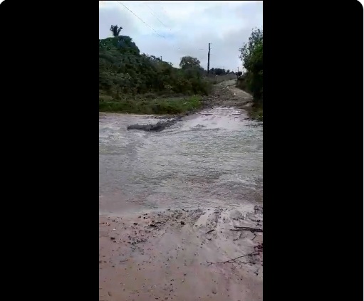 VÍDEO: Chuvas alagam Ponte do Vigário e deixam moradores ilhados em Macaíba