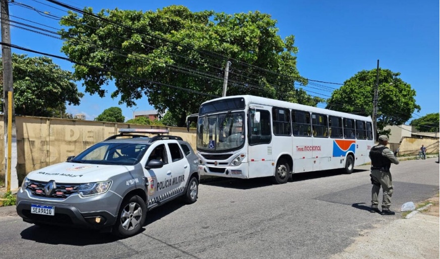 Policiais identificam assalto a ônibus, interceptam o veículo e prendem criminoso em Natal