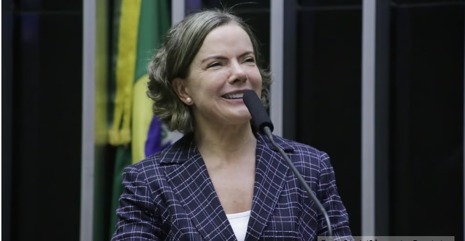 Lula cogitou indicar Gleisi Hoffmann para o STF