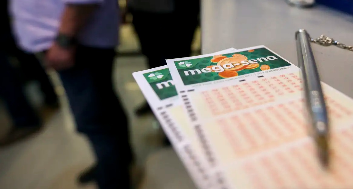 Aposta acerta Mega-Sena e ganha R$ 35,8 milhões; confira as dezenas e de onde é o ganhador