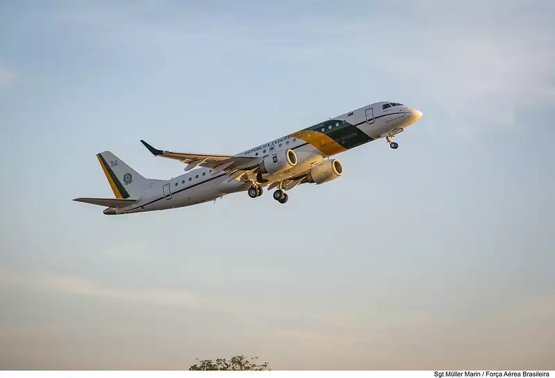 Farra de autoridades na FAB já soma 1.883 voos de jatinho, sem incluir Lula
