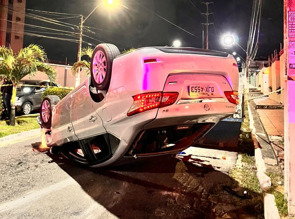 Homem morre após colidir e capotar veículo em Nova Parnamirim