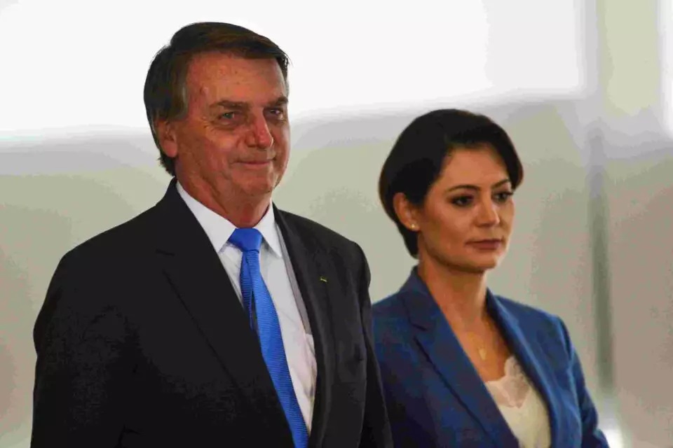 Defesa de Bolsonaro cobra tratamento ‘idêntico’ ao recebido por Lula
