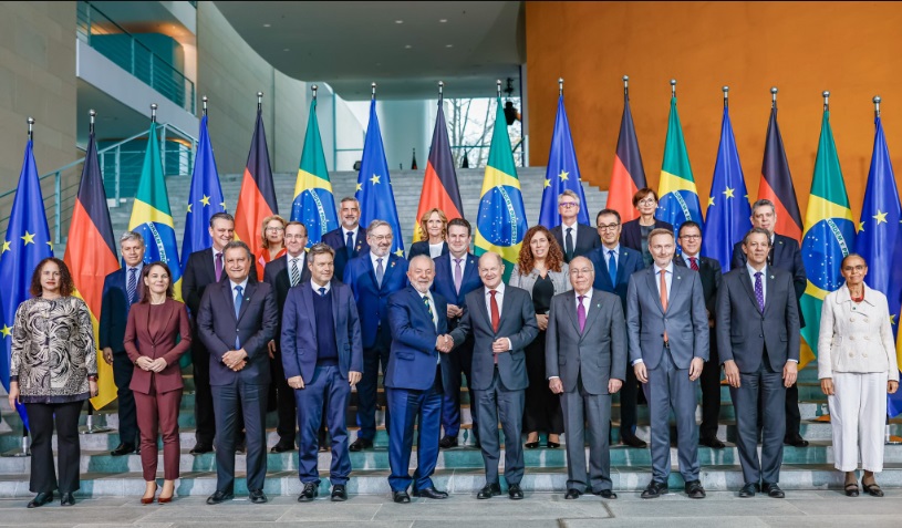 Lula volta ao Brasil e completa 62 dias fora do país em 2023