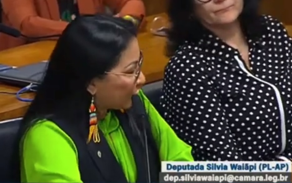 VÍDEO: Deputada afirma que ministra de Lula mandou matá-la