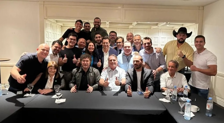 VÍDEO: Na Argentina, Bolsonaro se encontra com Milei antes da posse; ASSISTA