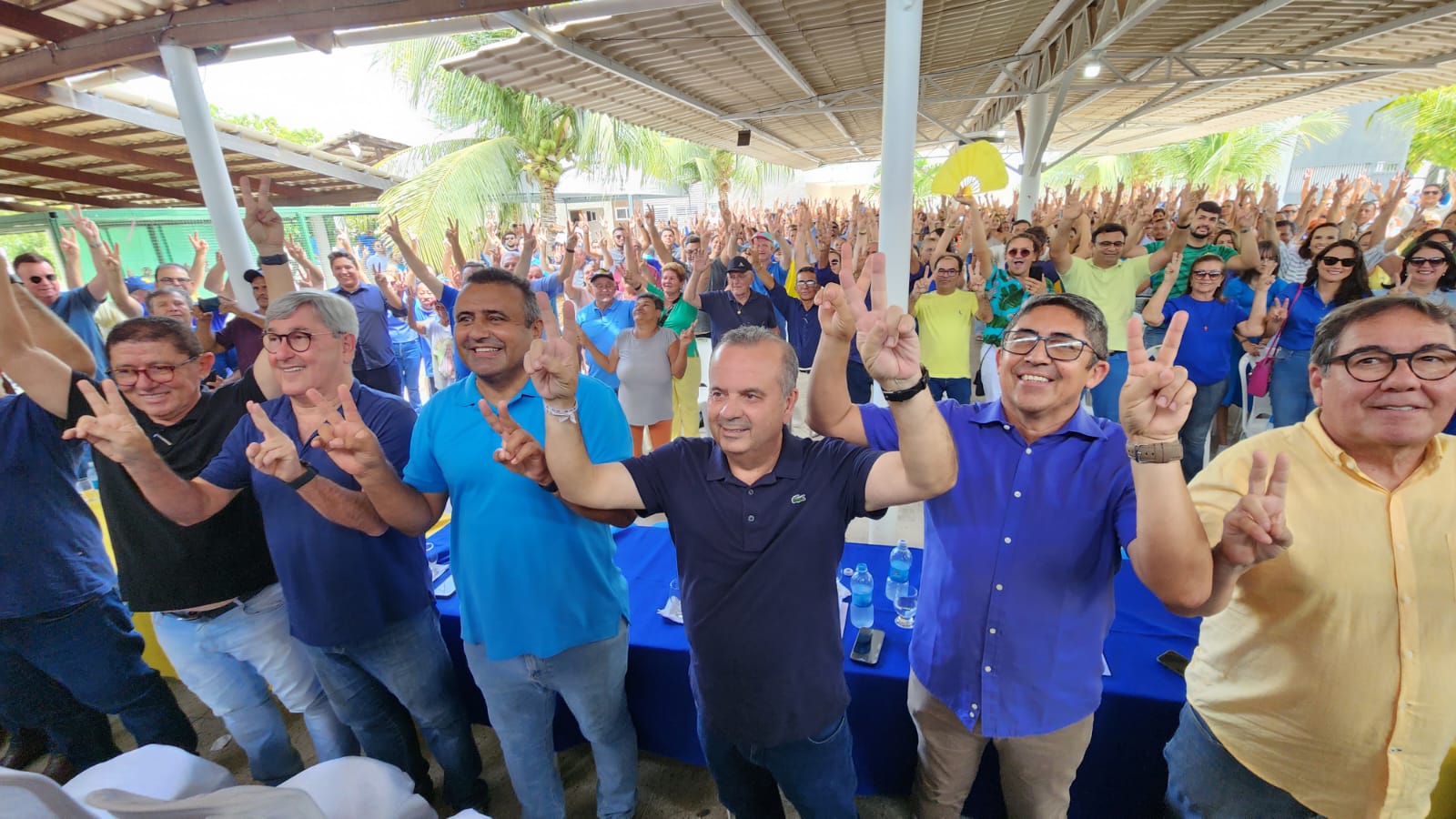 Rogério comanda grande ato de filiação do PL com representantes de 16 cidades do Agreste