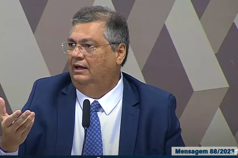 Contrariando provas, Dino diz não ter sido avisado pela Abin sobre 8 de janeiro