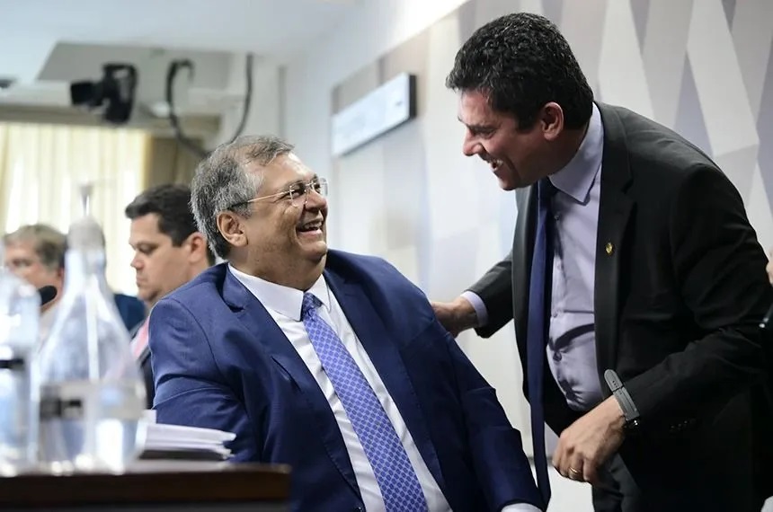 Dino e Moro se abraçam e riem durante sabatina no Senado; saiba o que foi dito