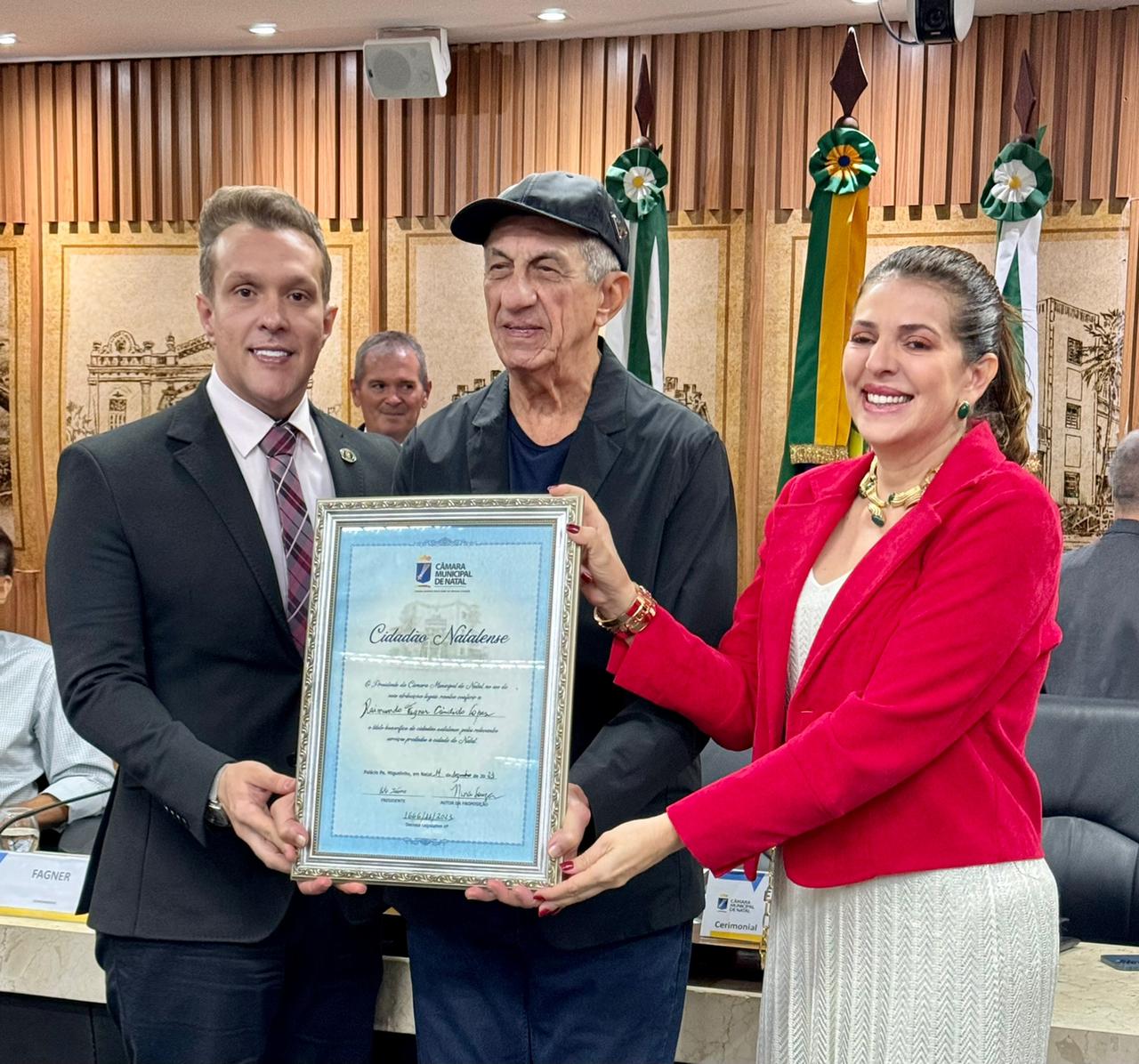 Cantor Fagner recebe Título de Cidadania na Câmara Municipal de Natal