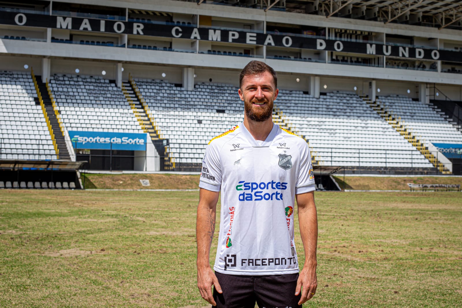 ABC anuncia ex-meia do Botafogo e lateral campeão da Série C deste ano