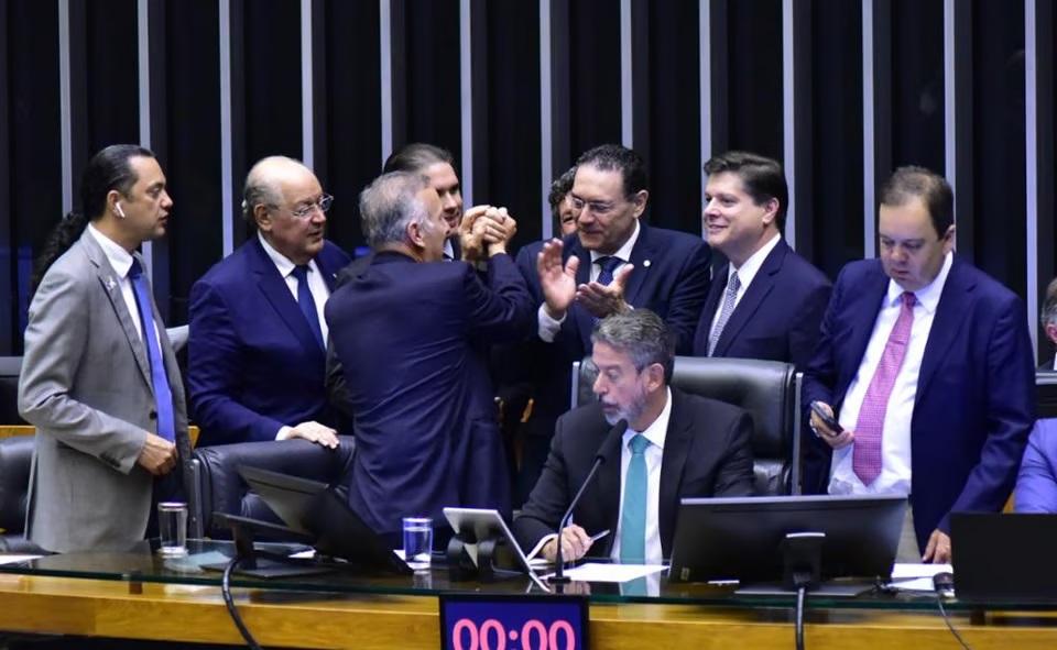 Reforma tributária: saiba como votaram os deputados