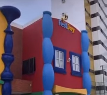 VÍDEO: Clientes denunciam buffet infantil em Natal que realizou festa sem água, decoração e bolo para os convidados