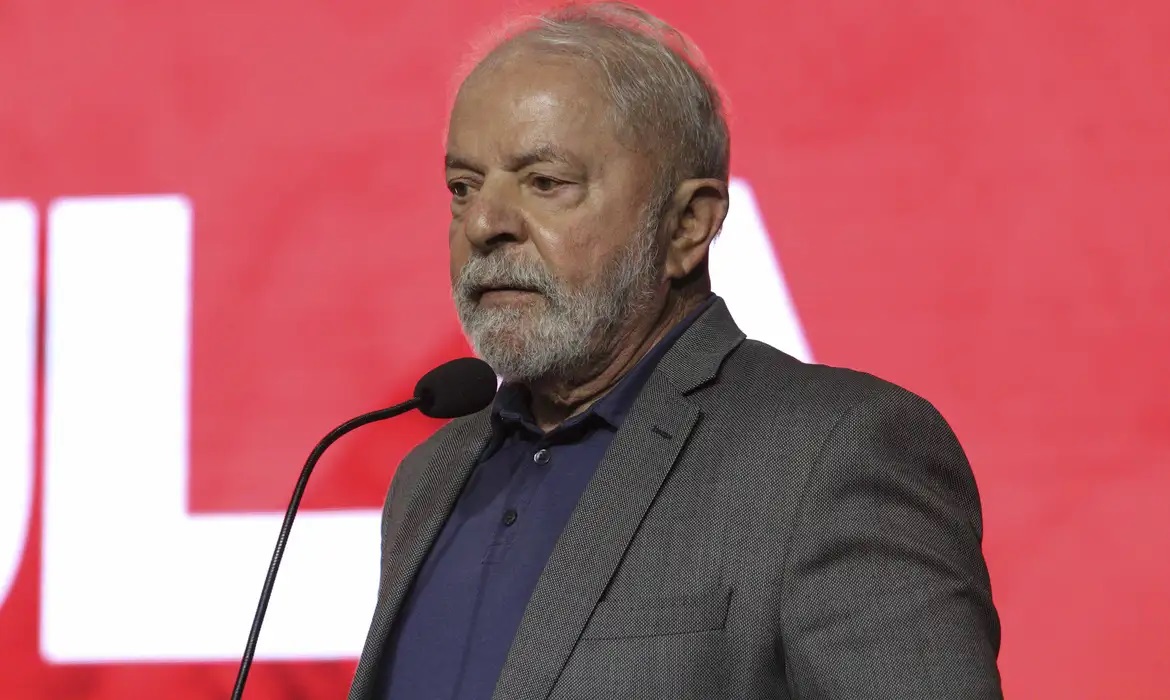 Aprovação ao governo Lula cai de 52% para 46% em 1 ano, diz PoderData