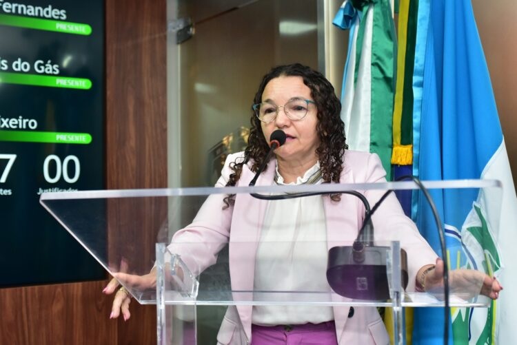 "O objeto vale mais que a vida de uma pessoa", diz vereadora após Allyson negar empréstimo de tomógrafo