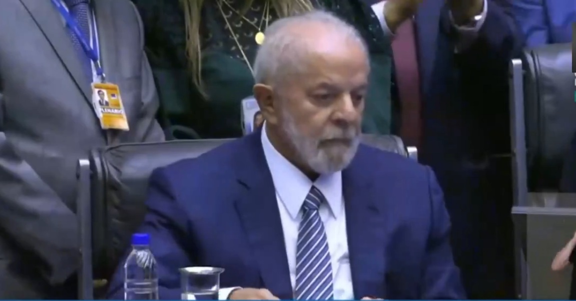 VÍDEO: Vaias superam aplausos a Lula durante sessão no Congresso Nacional; ASSISTA