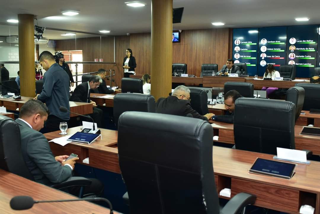 Câmara de Mossoró aprova aumento de salário de prefeito para R$ 34 mil e de vereadores para R$ 17 mil