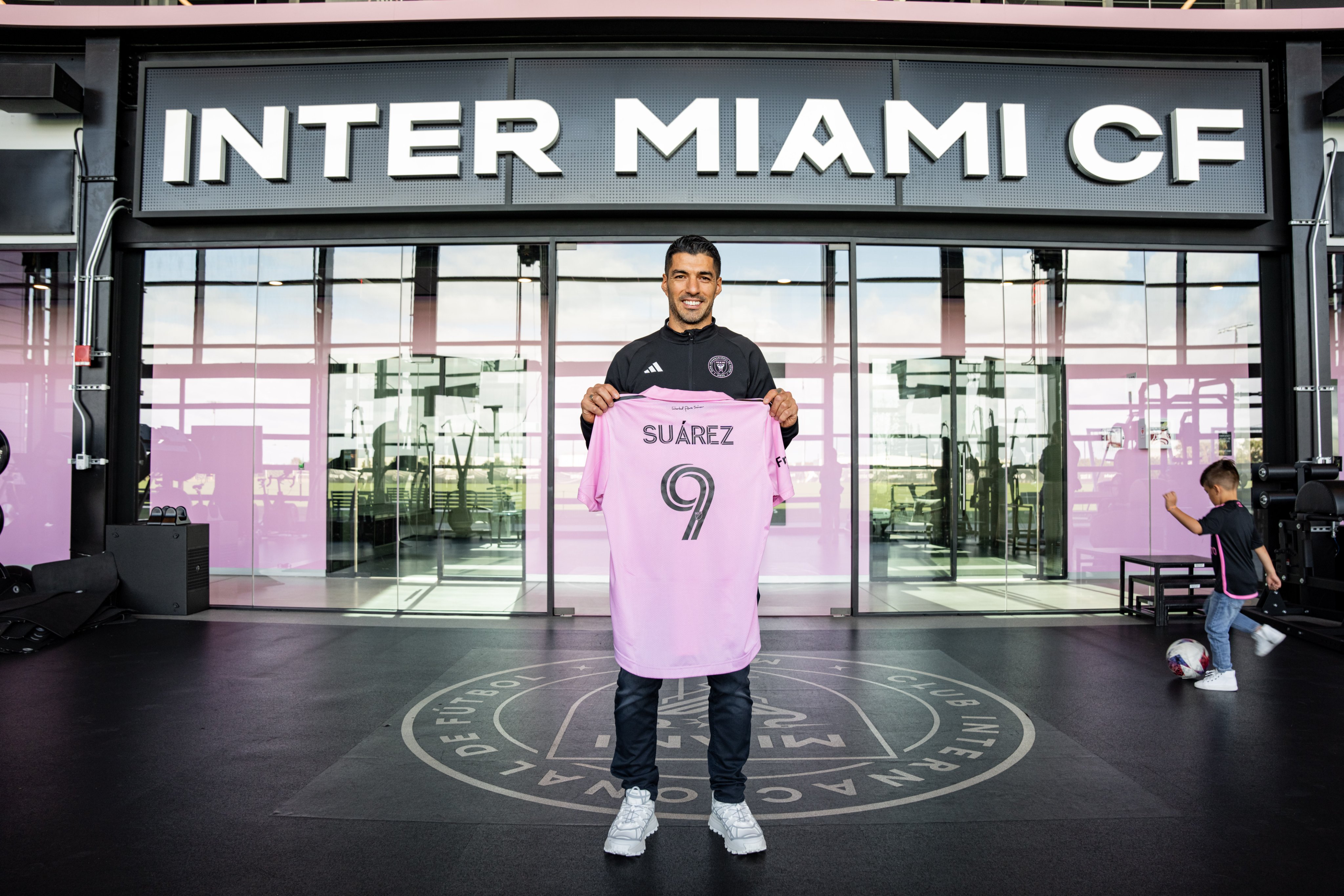 Inter Miami, time de Messi, acerta contratação de Suárez
