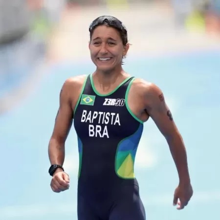 Com múltiplas lesões, triatleta brasileira tem melhora, mas segue em estado grave